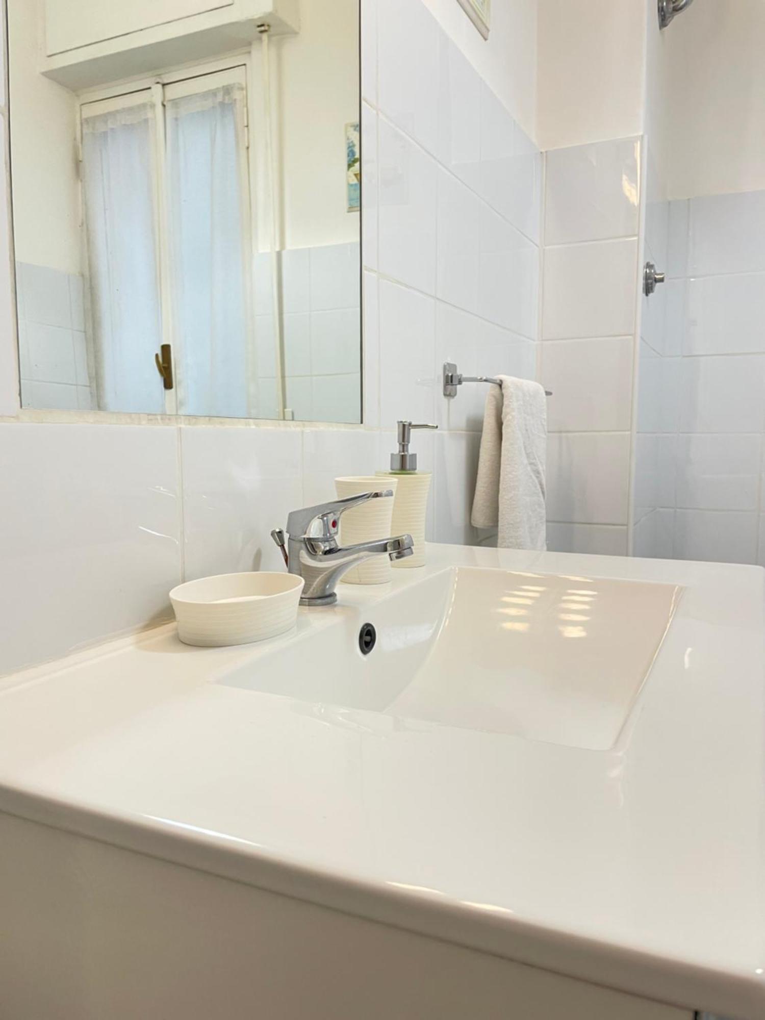 Forty1 Apartment Near Metro Cipro Рим Экстерьер фото