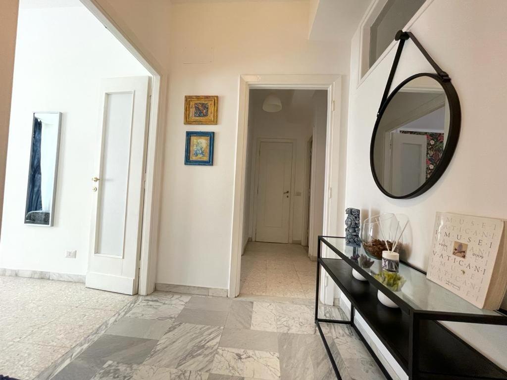 Forty1 Apartment Near Metro Cipro Рим Экстерьер фото